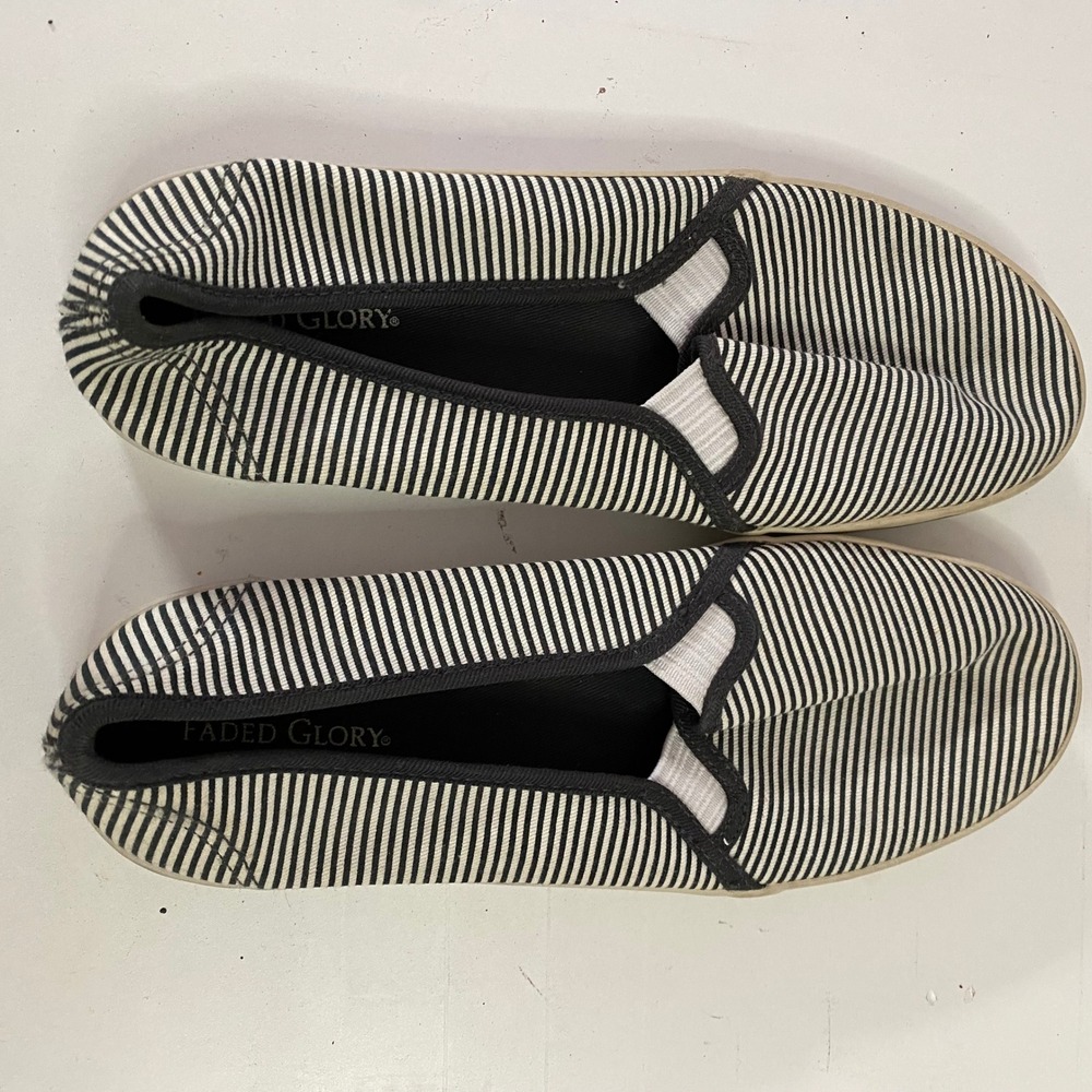 Faded Glory Slip On Sneakers Womens 7 Black White Striped Good‎ Canvas Flats